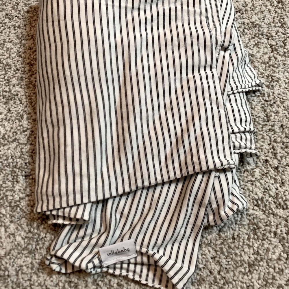 Solly baby wrap-black pinstripe
